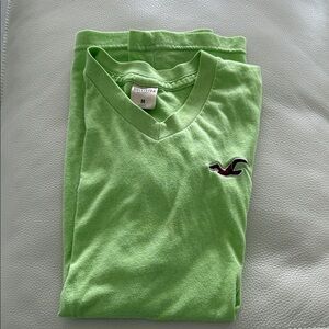 Hollister Men's Lime Green V-Neck Tee